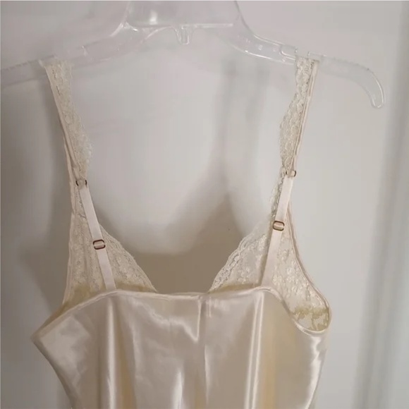 Victoria's Secret Vintage Gold Label Full Length Wide Sweep Nightgown Cream L - Picture 4 of 14